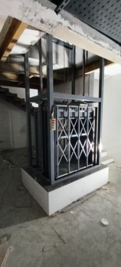 Dumbwaiter